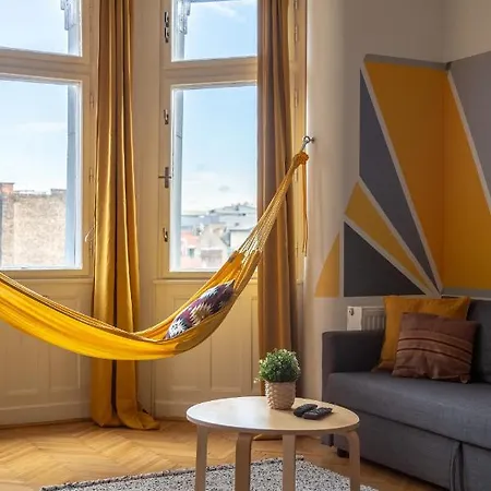 Art Downtown Styled By A Local Designer Appartement *
