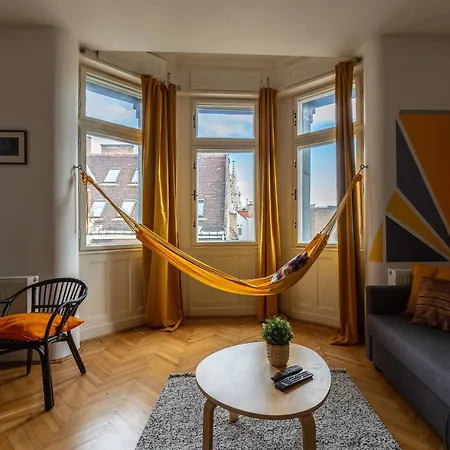 Art Downtown Styled By A Local Designer Apartmán *